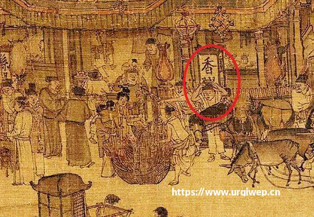 《清明上河图》放大10倍，有青楼存在？你看这对男女在干嘛？